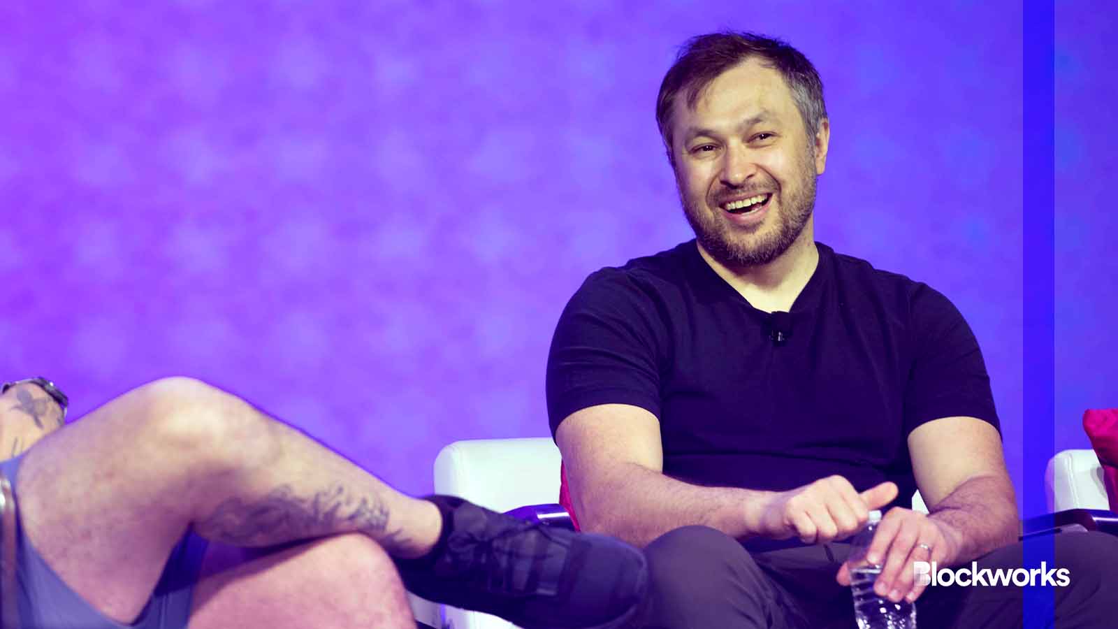 Solana fans suddenly BONKers over the Saga phone - Blockworks